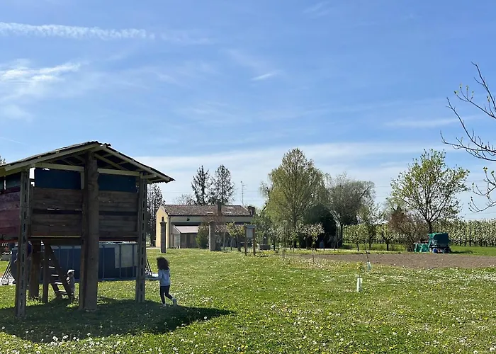 Borgo Tarapino Campagna 招待所